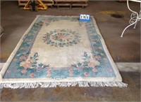 CREAM / BLUE COLORS AREA RUG-APPROX 8'1" X 5'1"