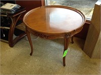 31" ROUND CARVED END TABLE