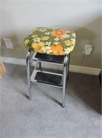 Retro step stool