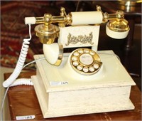 VINTAGE FRENCH STYLE TELEPHONE BY DECO TEL