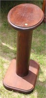 HEAVY WOOD OVAL TOPPED PEDESTAL