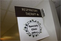 Sign-Respiratory Therapy with wall bracket