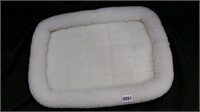 Quiet time small pet bed