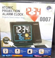 Atomic projection alarm clock