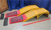 nice set of yellow car ramps & attachments