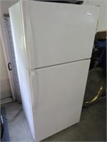 whirlpool refrigerator (14 cubic feet white)