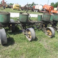 JD 490 planter w/fertilizer, 40" rows, bad tire