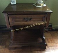 Matching end tables / night stands (2) - Drew Comp