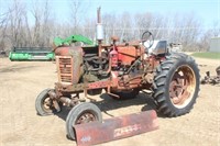 1955 FARMALL 400 GAS WIDE FRONT TRACTOR