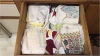 ASSORTED KITCHEN HAND TOWELS AND RAGS