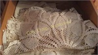 ASSORTED DOILIES AND TABLE CLOTHS