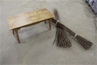 COFFEE TABLE AND DECORATIVE TWIGS
