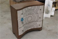 3-DRAWER DRESSER, APROX 32"X14"X32"