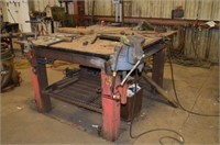 HEAVY DUTY WELDER'S TABLE WITH VISE