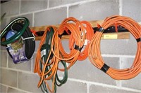 LOT - 5 EXTENSION CORDS, SOAKER HOUSE AND 3 FT.