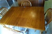 COUNTRY OAK DINING TABLE W/ 7 CLASSIC ARROW BACK