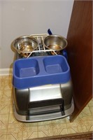 3 PC. COVERED CAT POTTY AND 2 FEEDING DISHES