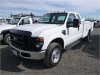 2008 Ford F350 4x4 Extra Cab Utility Truck