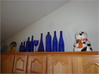 Items on top of kitchen cabinets & kitchen window