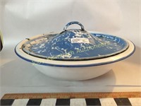 Graniteware wash basin & blue speckled lid