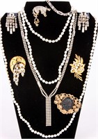 Jewelry Estate Costume Necklaces & Brooches