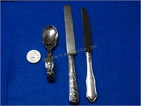 Childs Spoon, 2 Butter Knives