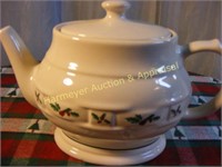 Longaberger Woven Traditions Traditional Holly Tea