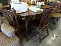 table w/ 4 chairs -2 extra leaves (matches hutch)