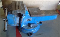 12" commercial bench vise 21X10X12" overall closed