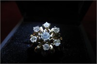 APPROX. 1K DIAMOND CLUSTER LADIES RING (14KT)