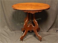 Victorian Walnut Table.Oval