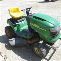 John Deere 108 Lawn mower 42"