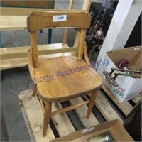 Kid's wood chair