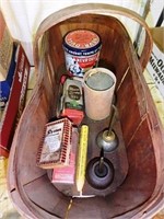 Box with vintage packaging and two small oil cans