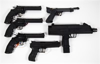 6 Pellet Guns With Cases