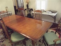 Table w/ 6 Chairsand 2 Leaves (1 Captain Chair)