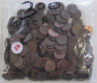 (300) Wheat pennies of various dates.