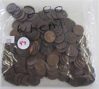 (200) Wheat pennies of various dates.