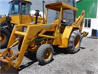 John Deere 410 Backhoe 2WD