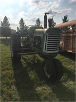 OLIVER 880 TRACTOR