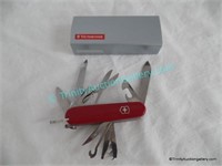 Victorinox Swiss Army Knife #8 Hntsman in Box