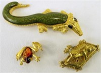 (3) GOLD TONE COSTUME PINS- FROGS & ALLIGATOR