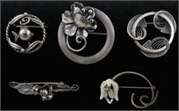 (5) PIECES SILVER BROOCHES - BEAU, ETC.