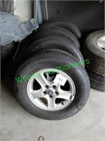 Hyundai SantaFeWheels & Tires 225/70R16 (Set of 4)