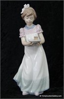 Lladro Birthday Girl #5429 Figurine - Retired