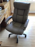 Deluxe Adjustable Office Chair on Casters
