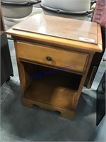Nightstand w/ drawer, 25" tall