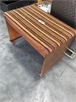 Cloth-top bench