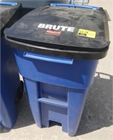 RubberMaid. Brute Trash Can