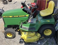 John Deere LX 173 Riding Lawn Tractor w/mower